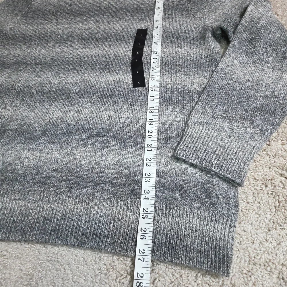 Banana Republic Fuzzy Ombre Mens Sweater Sz L($80.00)